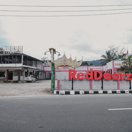 คูลคอสต์ ชาเรียะฮ์ เนียร์ เกบุน รายา ลิวา Hotel Negarabatin ภายนอก รูปภาพ