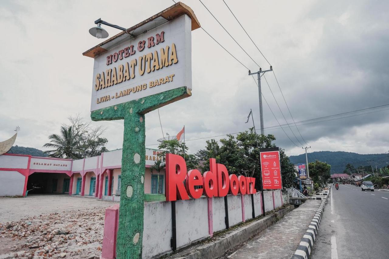 คูลคอสต์ ชาเรียะฮ์ เนียร์ เกบุน รายา ลิวา Hotel Negarabatin ภายนอก รูปภาพ