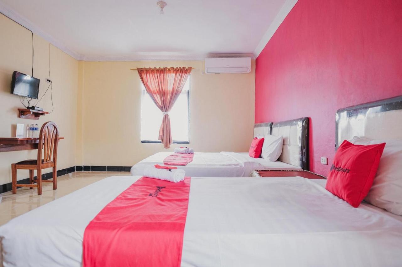 คูลคอสต์ ชาเรียะฮ์ เนียร์ เกบุน รายา ลิวา Hotel Negarabatin ภายนอก รูปภาพ